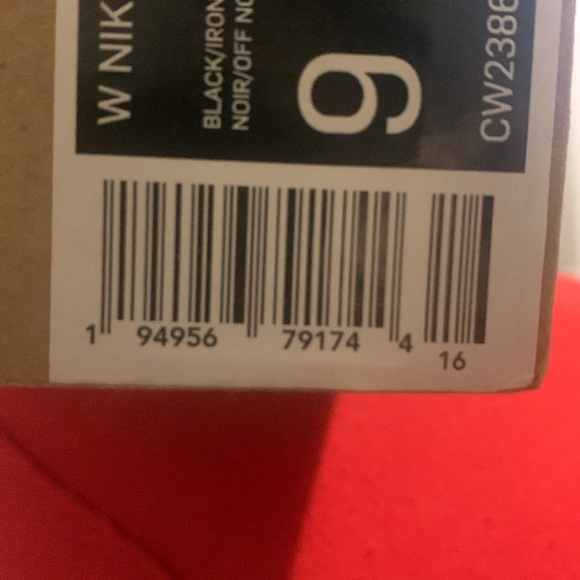 Shoes - Picture 4 of 4